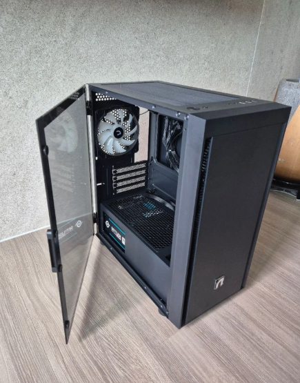 컴퓨터 케이스 + 파워 600W ( 앱코 제품 ) 상태좋음